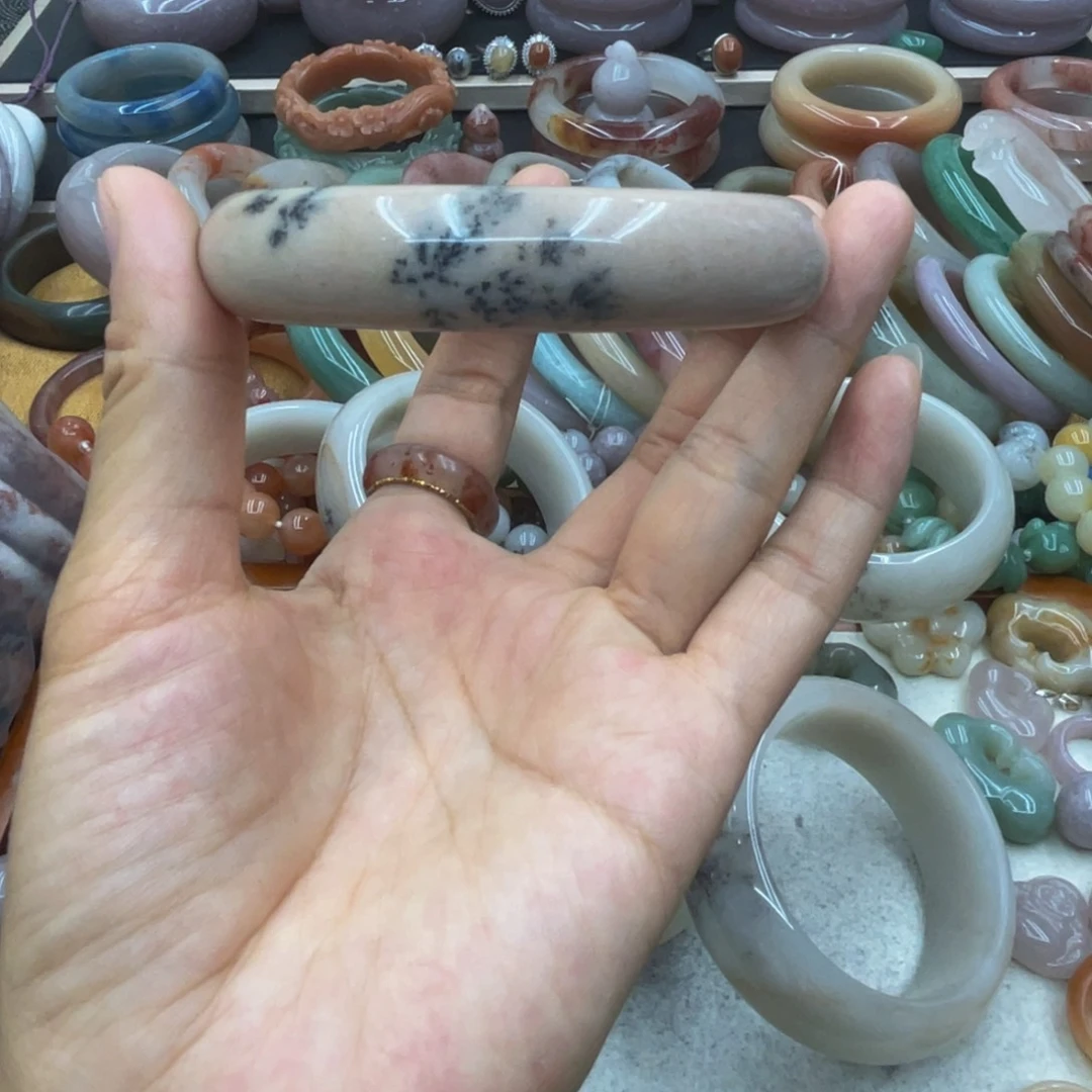 *****石英岩玉圈口齐全未镶嵌