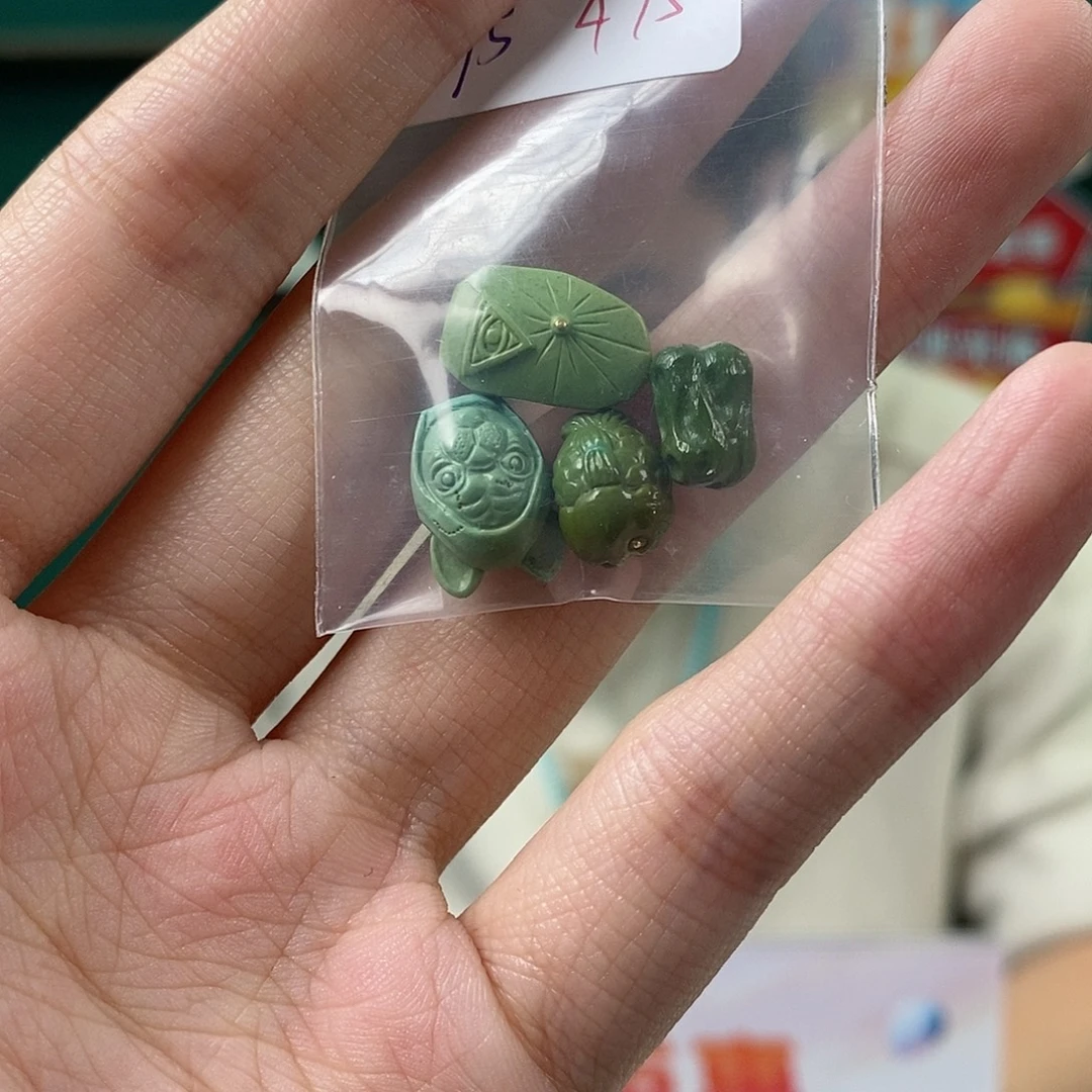 绿松石未镶嵌珠宝奇石