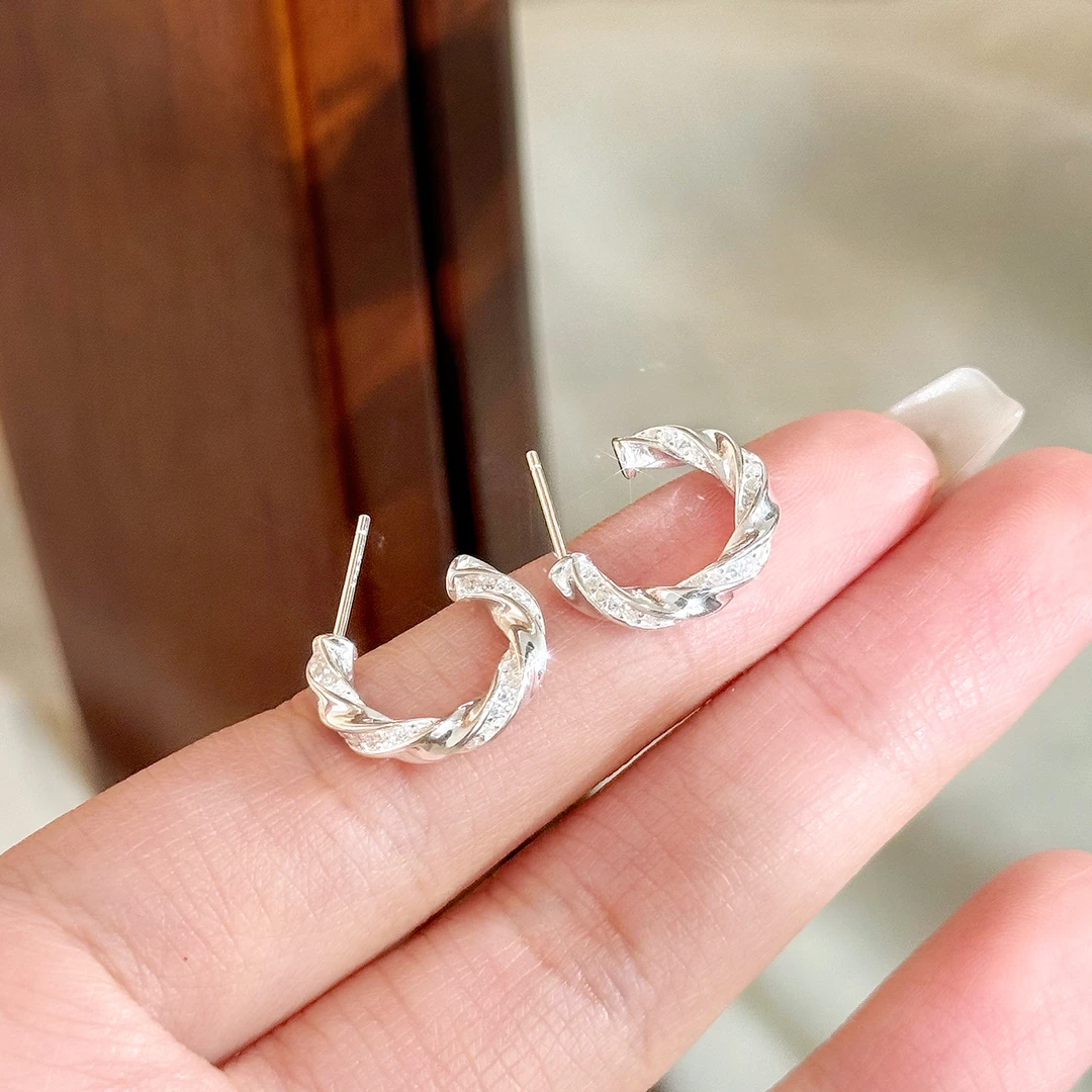 925银耳饰 高级感扭纹麻花耳钉复古港风赫本银色气质小众设计感