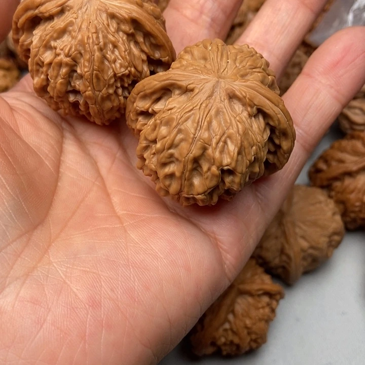 文玩核桃吊坠梧**榆磨盘