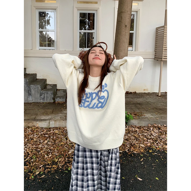 奶fufu软糯米白慵懒毛衣女2025秋冬新款韩系爱心毛巾绣软糯针织衫