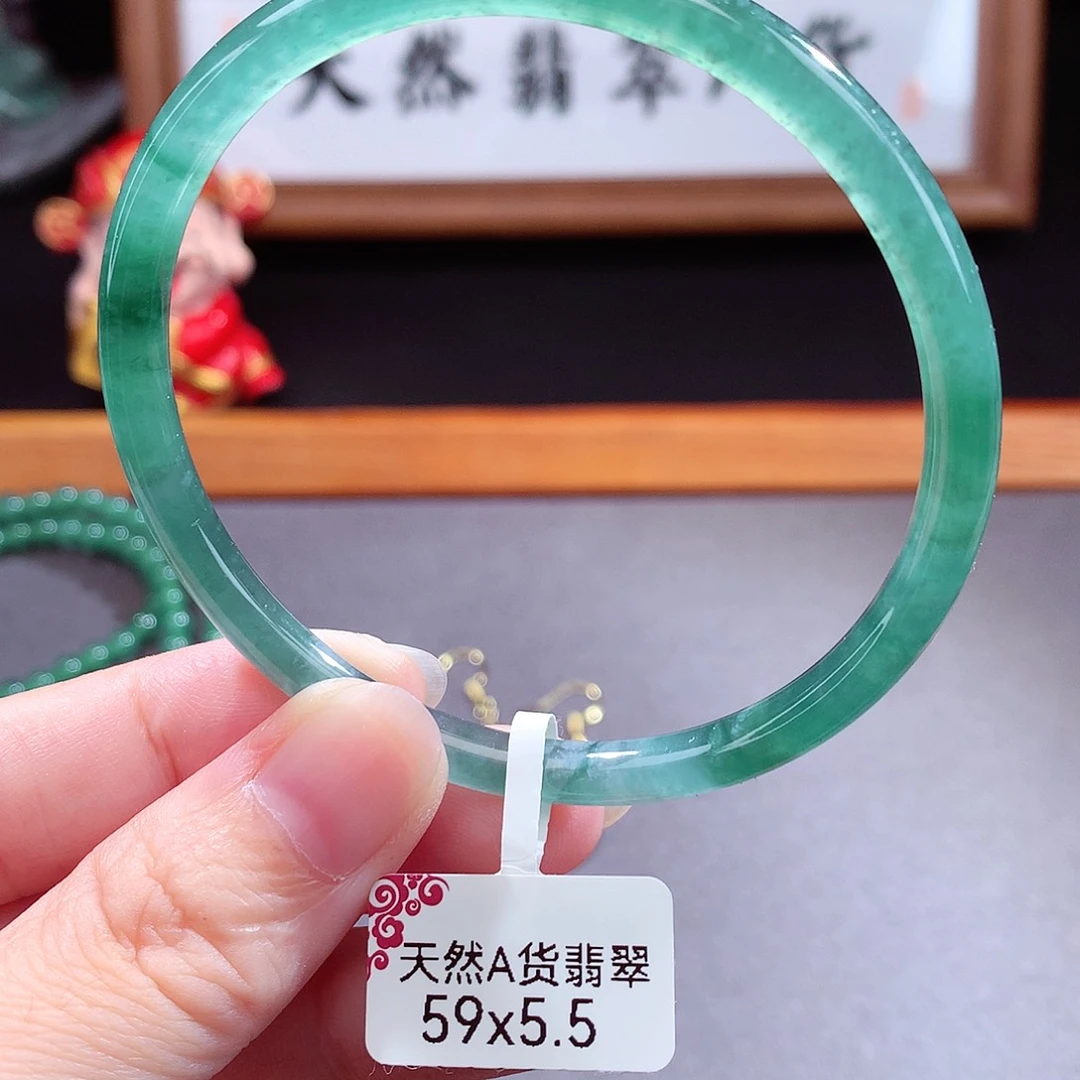 翡翠手镯（圆镯）未镶嵌