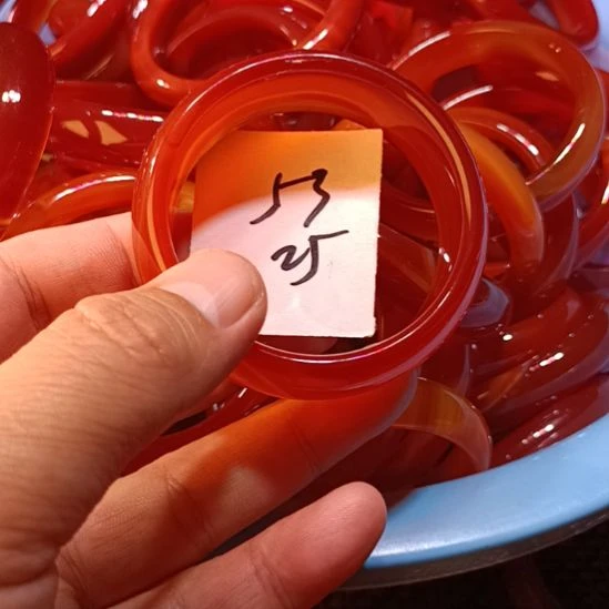 玛瑙/玉髓未镶嵌手镯