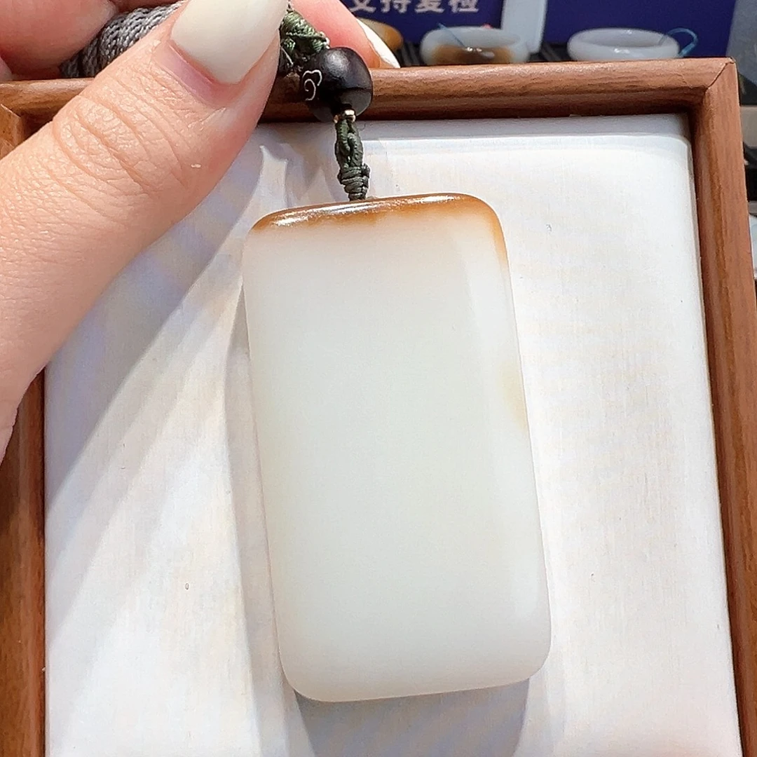 神***话和田玉（糖玉）未镶嵌颈饰