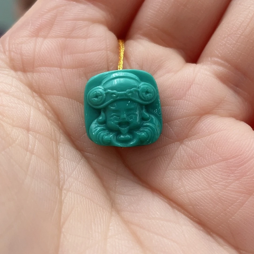 绿松石颈饰未镶嵌