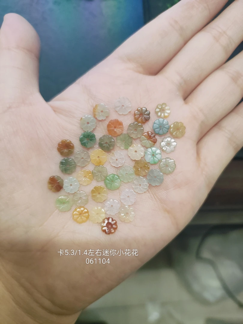 迷你多宝小花花一手天然缅甸翡翠A货