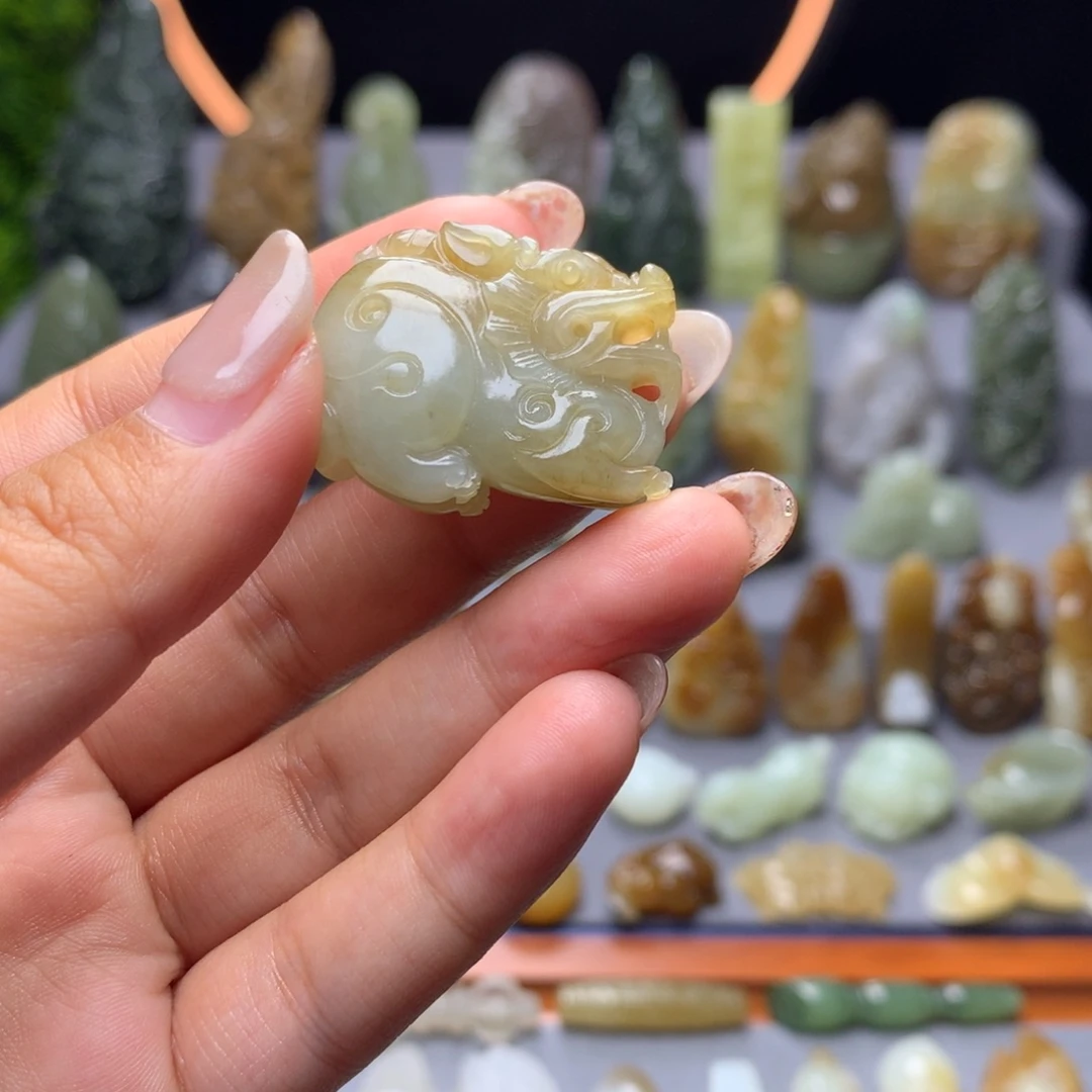 和田玉未镶嵌挂件