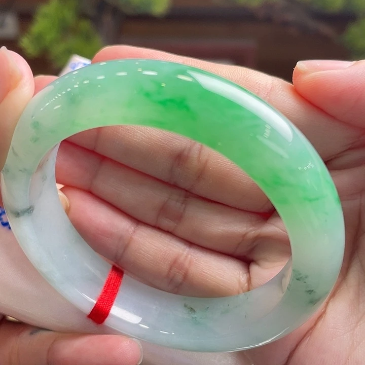 翡翠未镶嵌手镯52.5白底青胶条