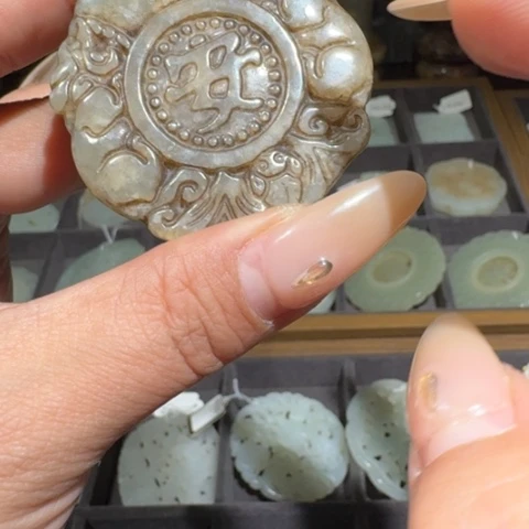 和田玉（糖玉）车挂未镶嵌