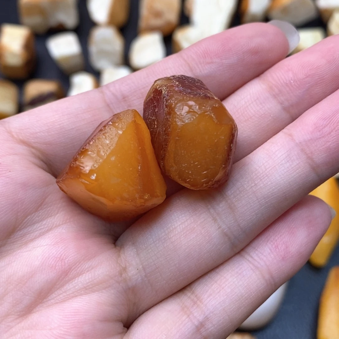 郝***生定制琥珀未镶嵌蜜蜡