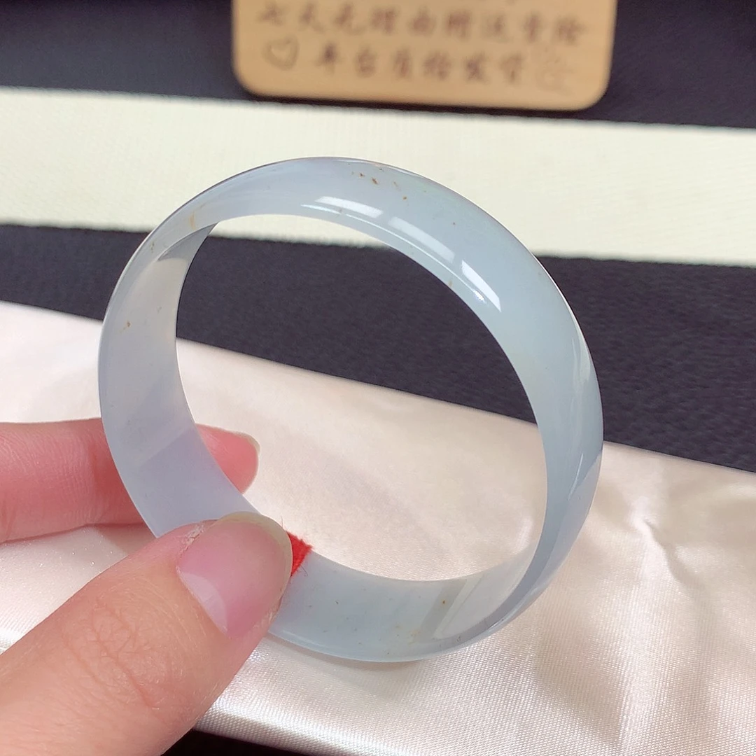 翡翠手镯未镶嵌057