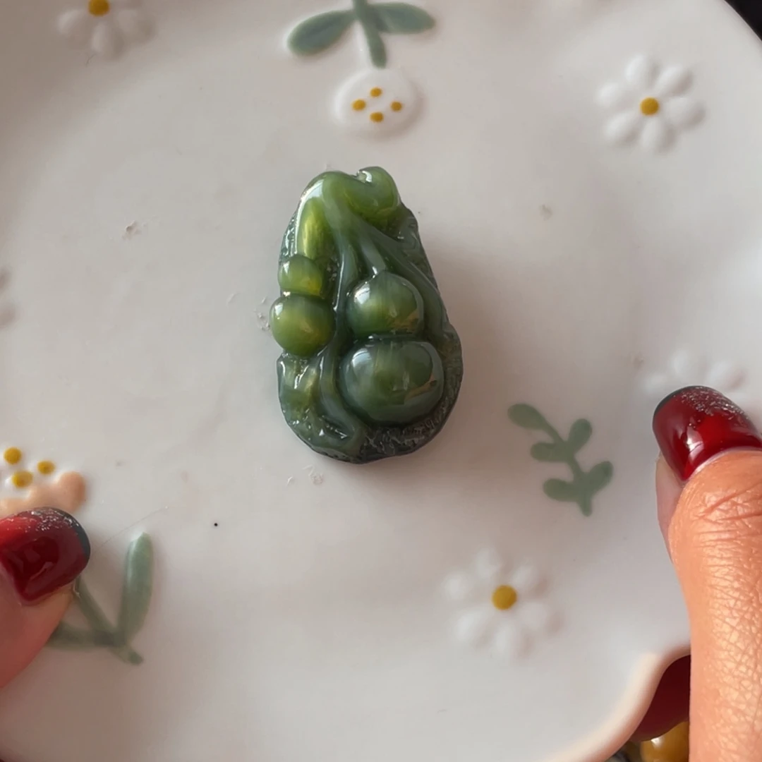 和田玉未镶嵌颈饰猫眼葫芦