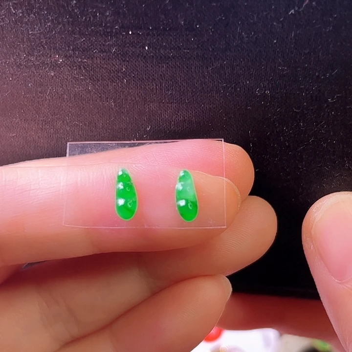 翡翠未镶嵌耳饰豆角