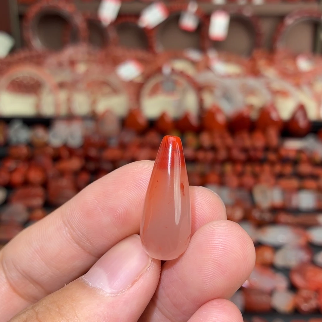 南红玛瑙未镶嵌颈饰水滴1