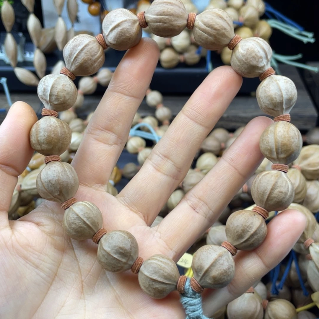 骑***礼橄榄核吊坠006.鲨鱼