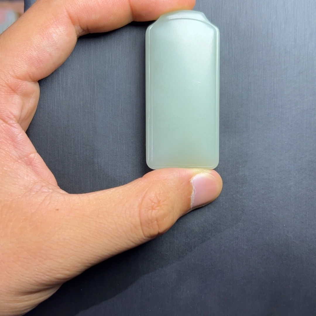 和田玉（青白玉）未镶嵌颈饰龍*飞