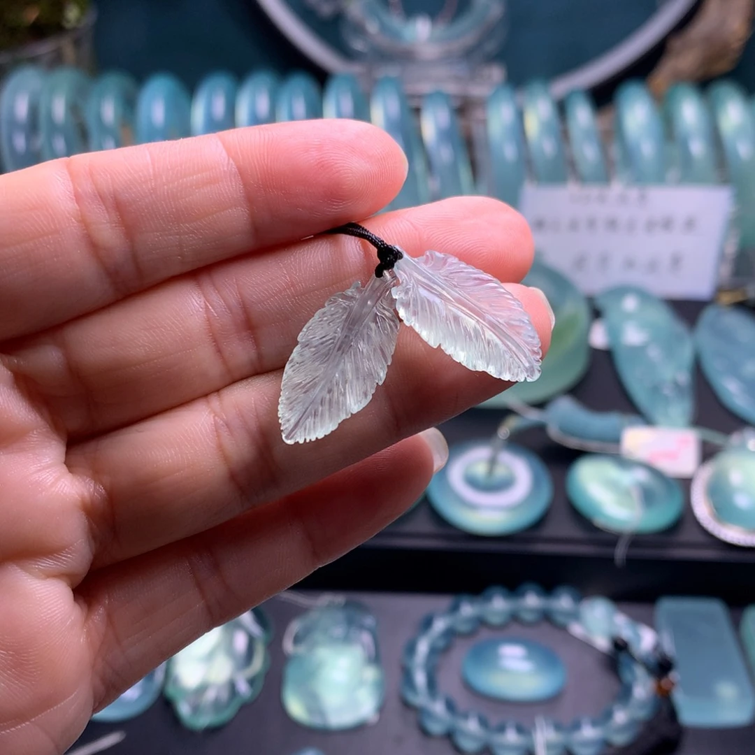 未镶嵌蛇纹石玉吊坠