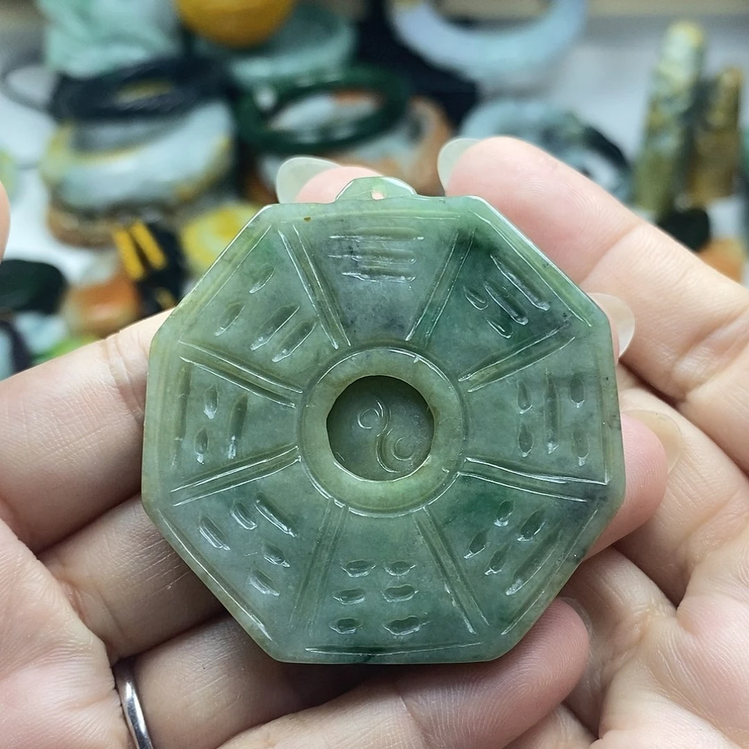 翡翠未镶嵌颈饰用****3牌子