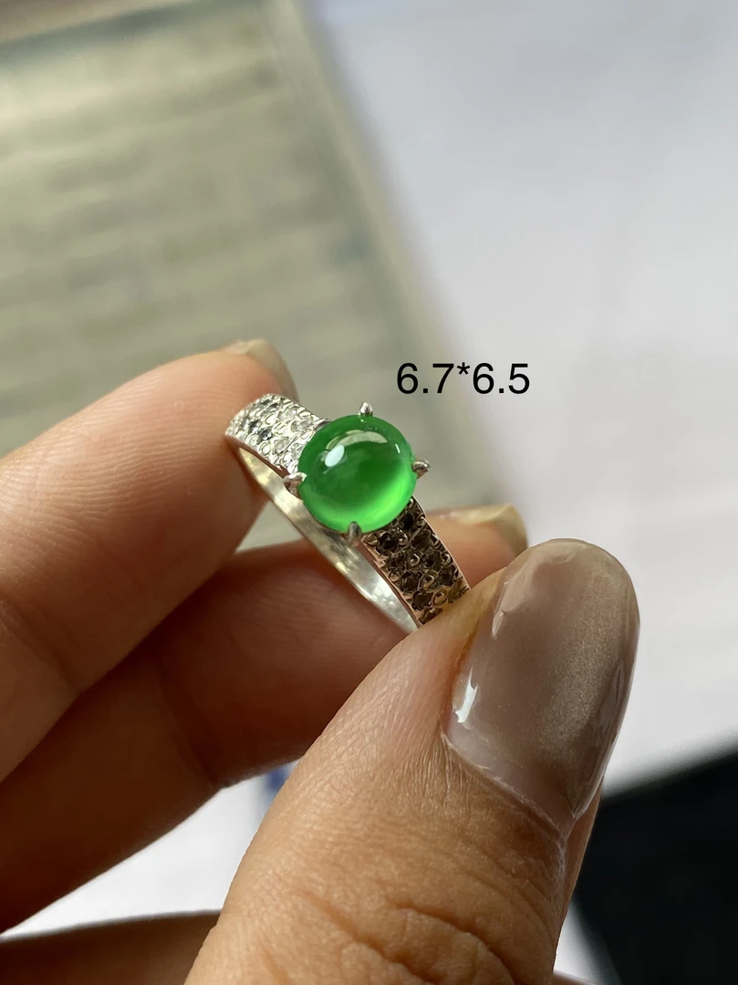 缅甸天然翡翠A货铜托镶嵌