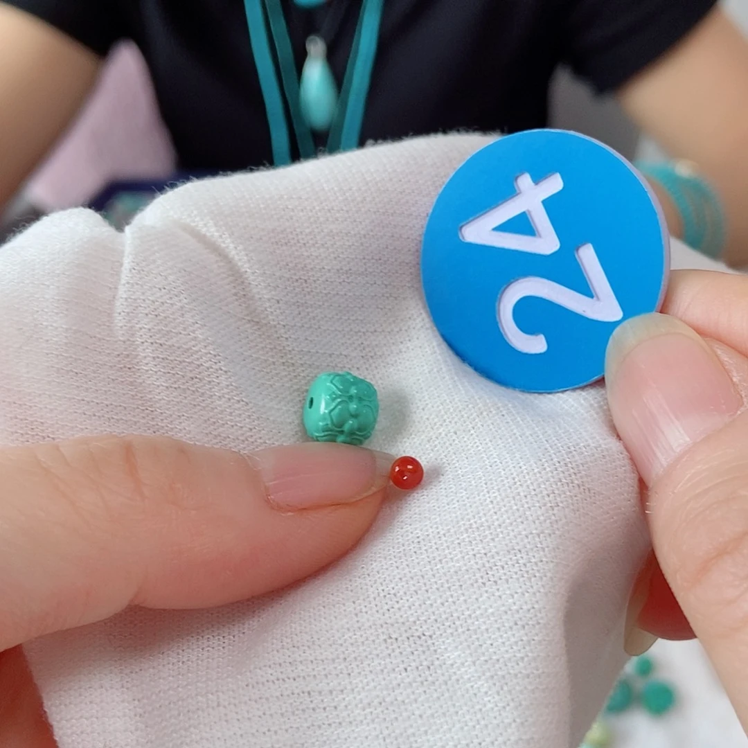 南红玛瑙未镶嵌珠宝奇石