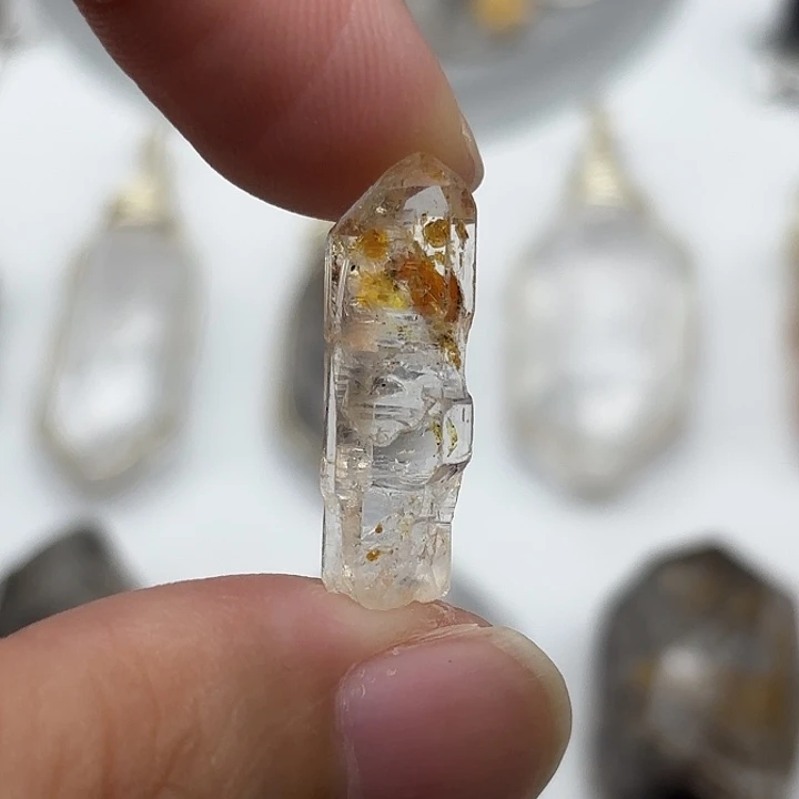 颈饰水晶未镶嵌巴基斯坦油胆闪灵钻24mm+