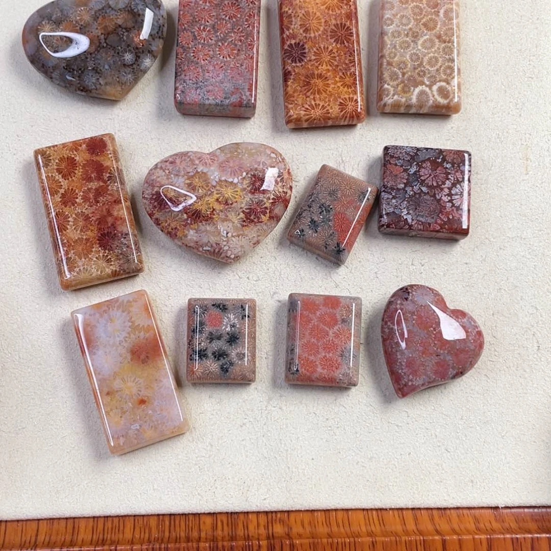 【闪购商品】硅化玉吊坠(赠链)未镶嵌顾****?