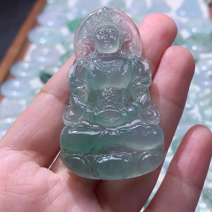 颈饰未镶嵌翡翠冰种大渡母观音