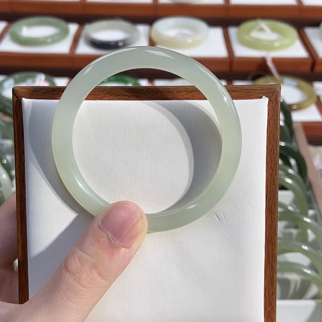 和田玉手镯未镶嵌怡