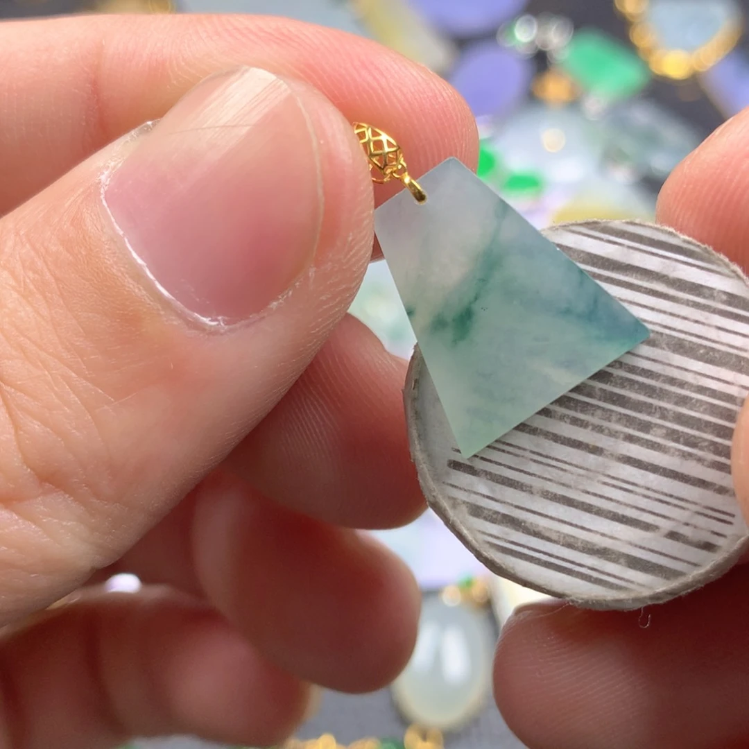 【闪购商品】翡翠颈饰18K金镶嵌翡翠