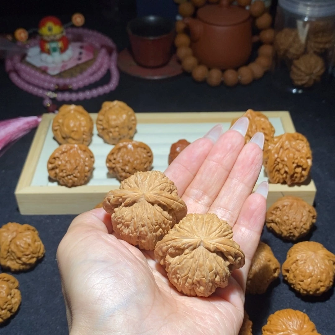 好***、文玩核桃吊坠白狮子44