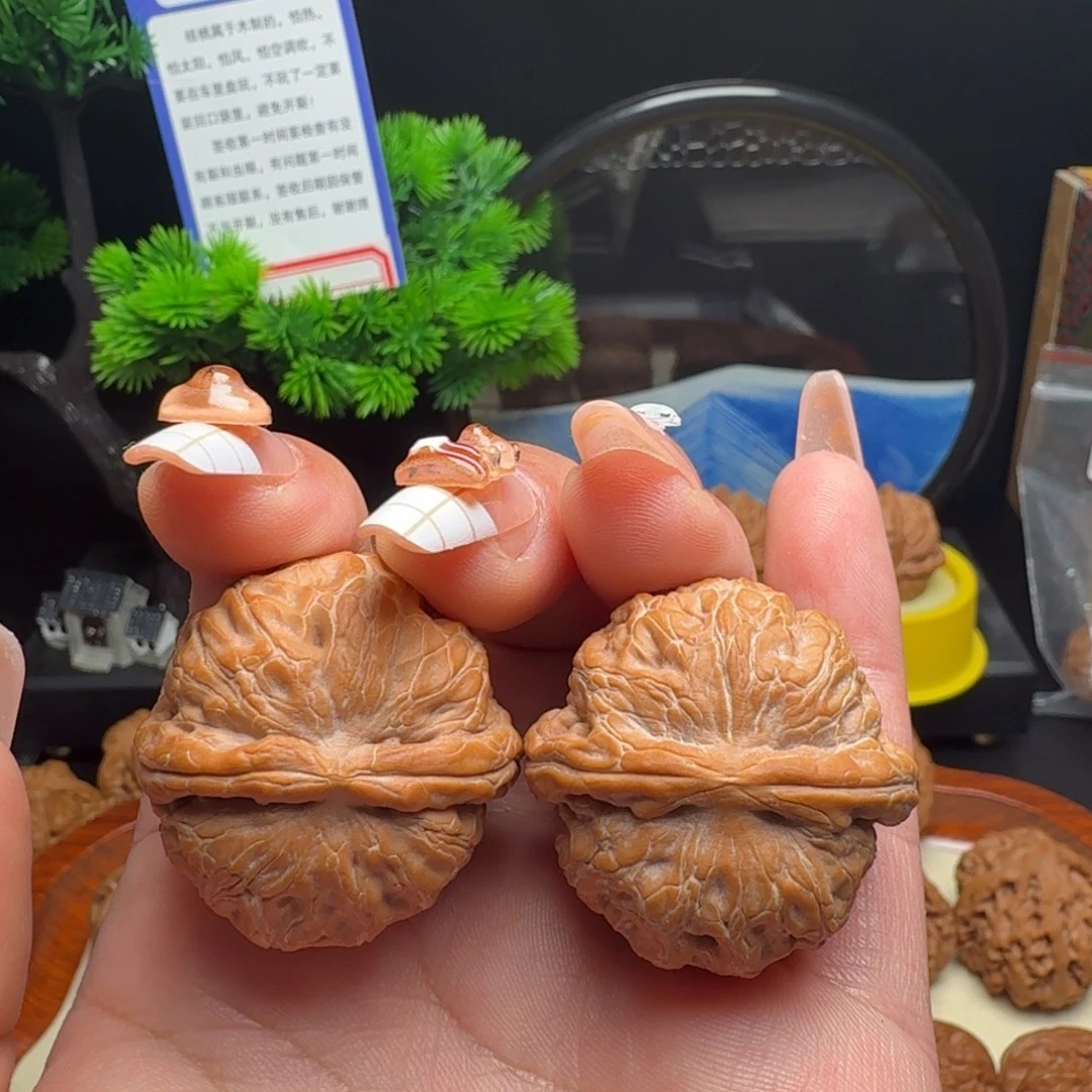 游***鱼文玩核桃把件全品球宝33
