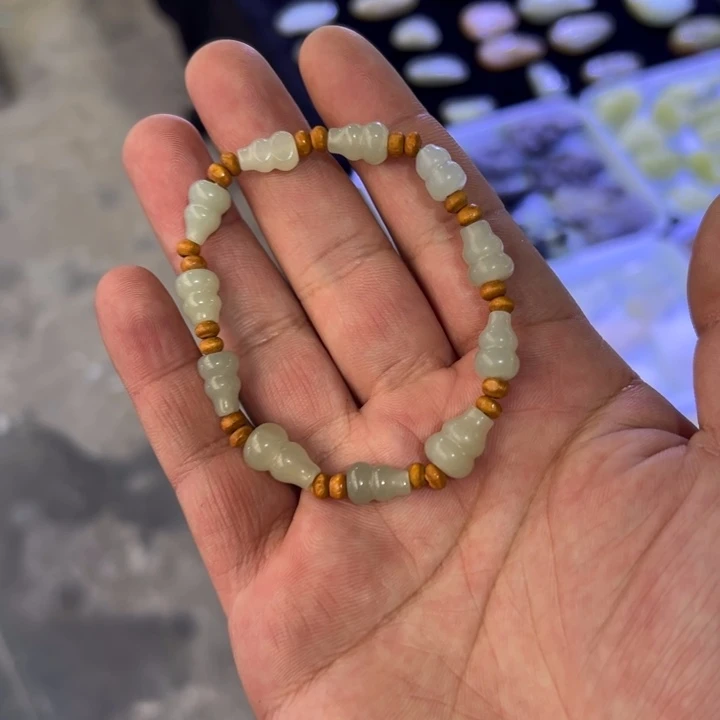 和田玉（糖玉）未镶嵌挂件