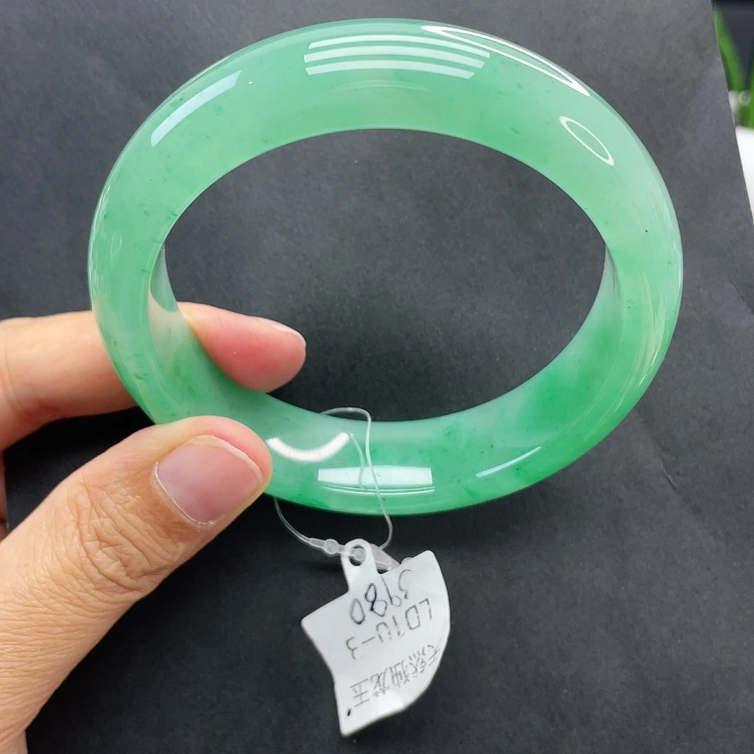 满***星石英质玉未镶嵌手镯