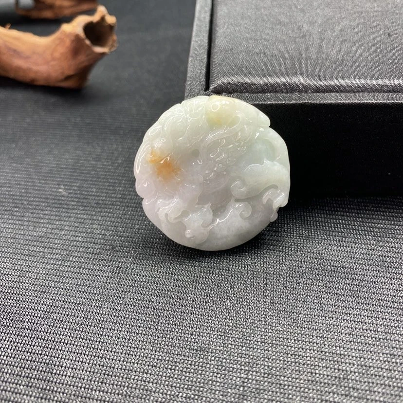 4天然缅甸翡翠A货飞天貔貅吊坠/300029北京中保拍卖