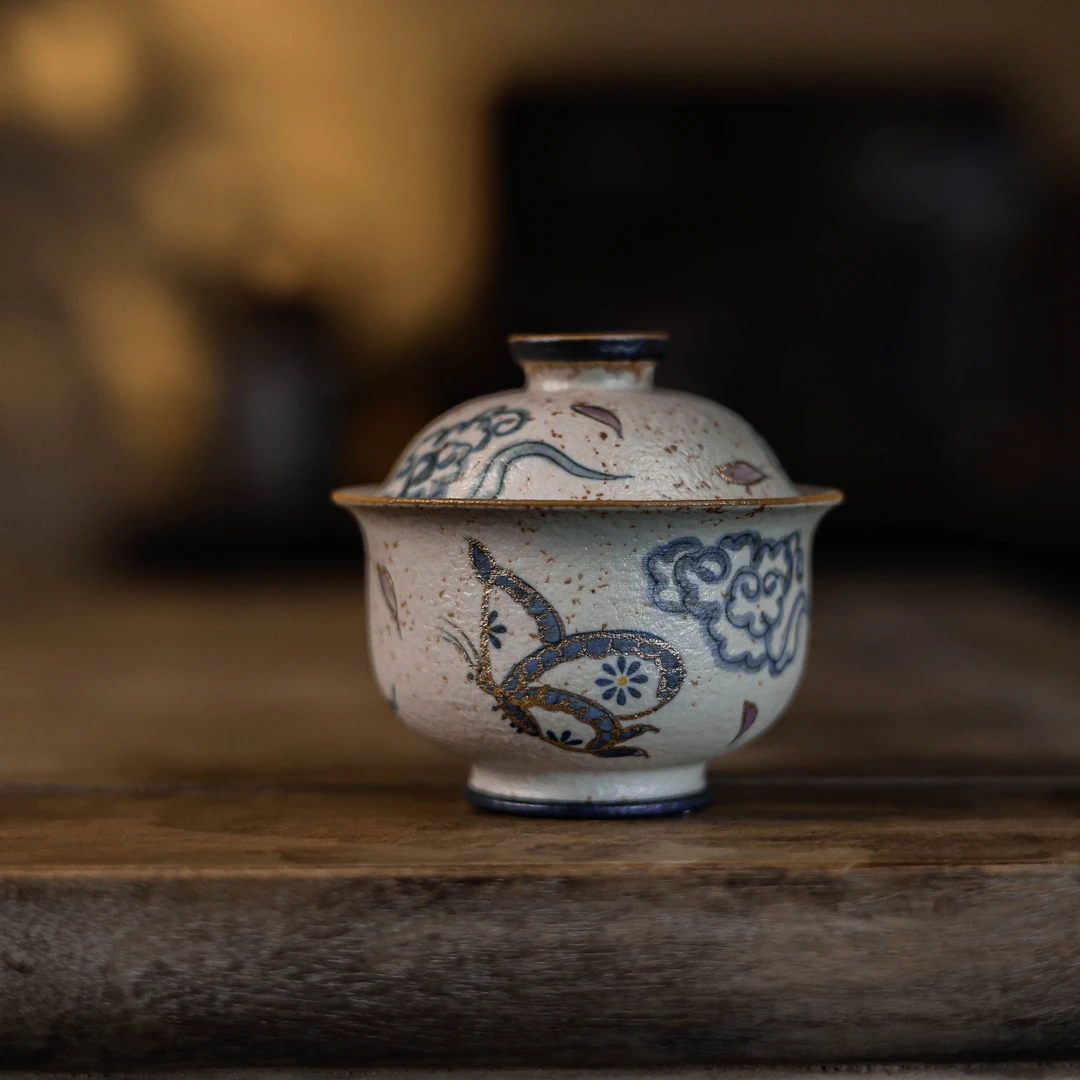 斋居 祥云蝴蝶盖碗（斋居底款）-140ml（Q7648）