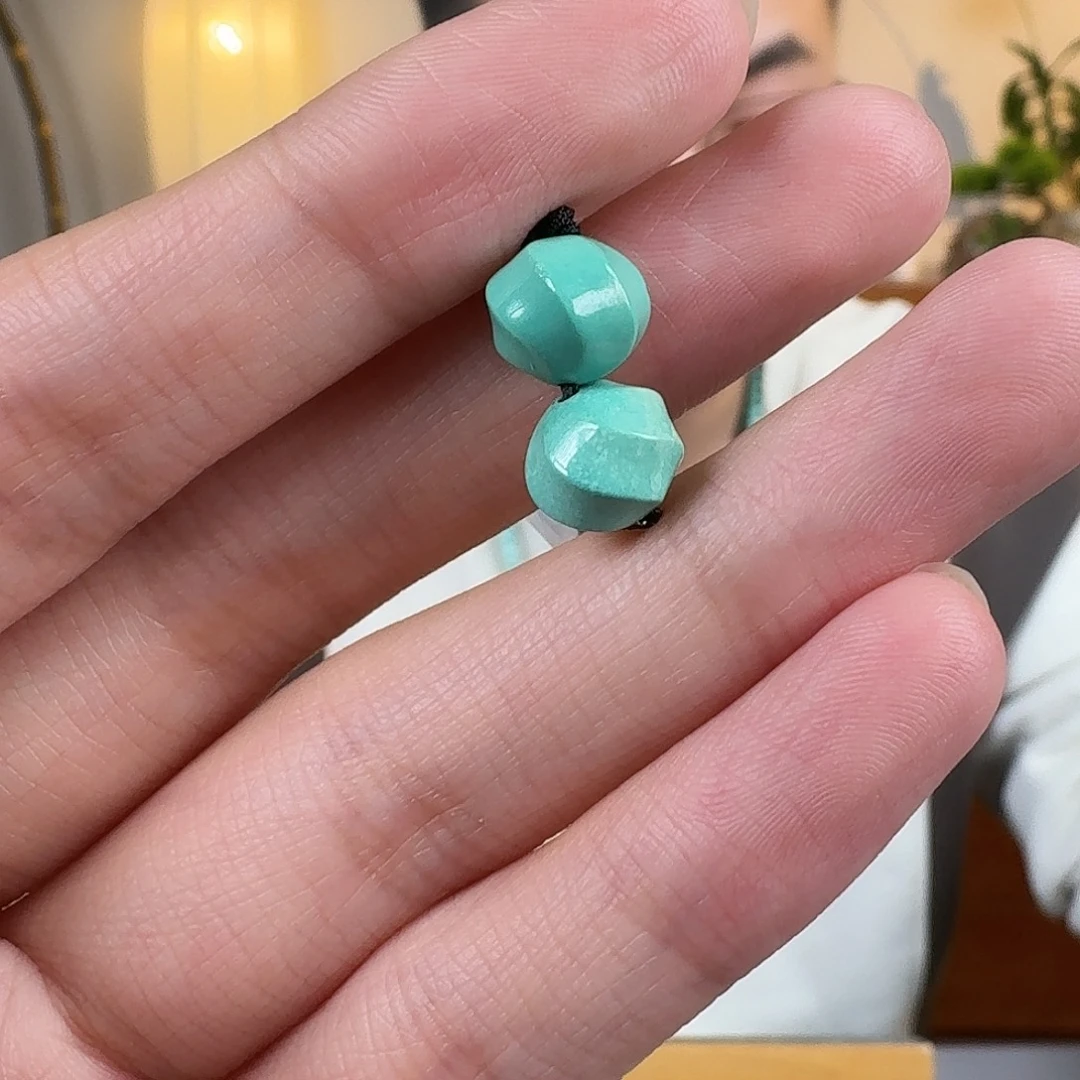 绿松石未镶嵌挂件