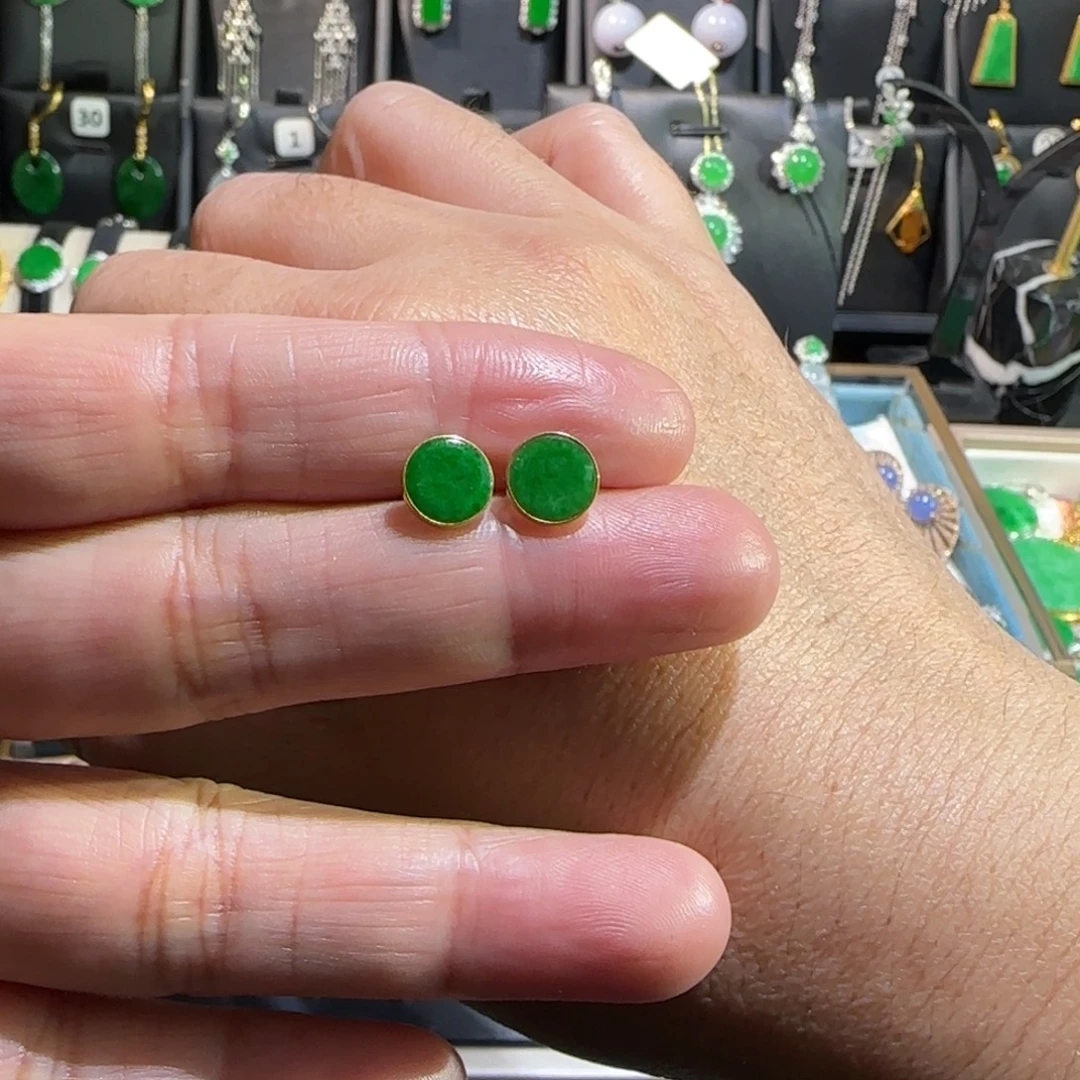 翡翠18K金镶嵌颈饰耳钉