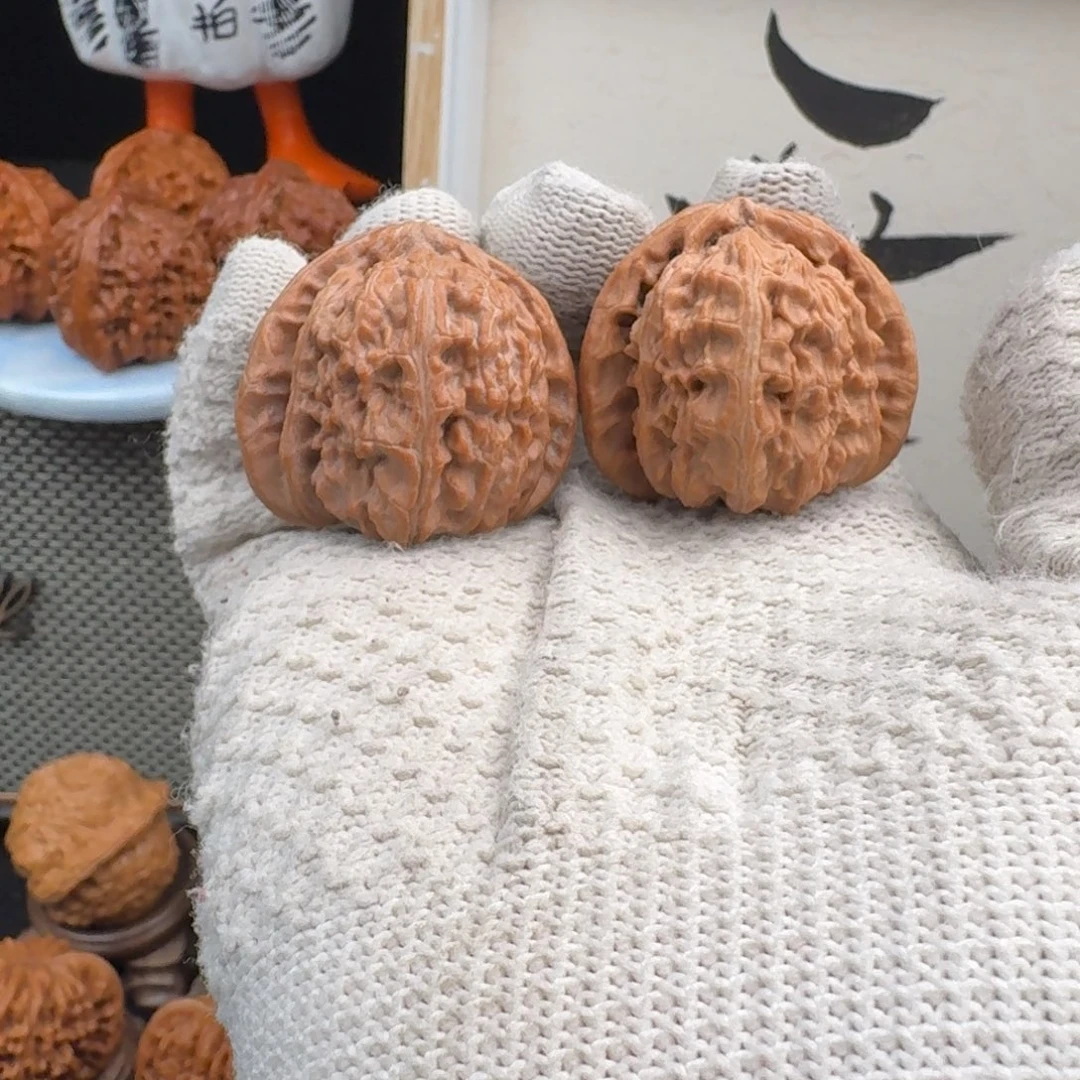 文玩核桃吊坠3718白狮子