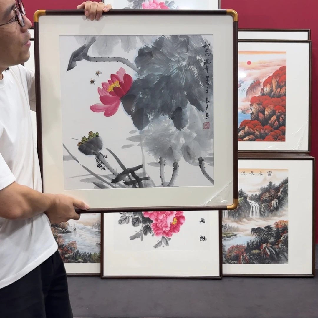 国画带框绘画作品