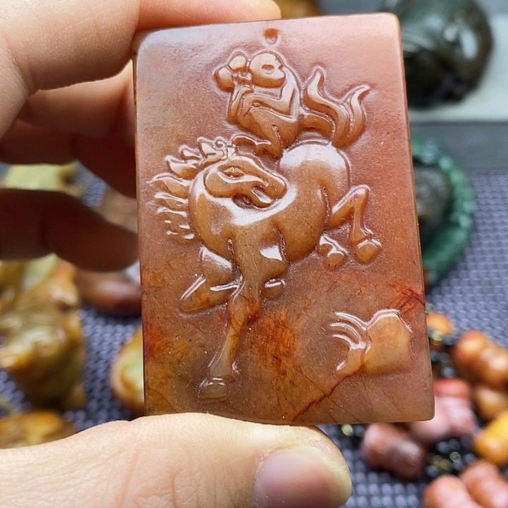 未镶嵌蛇纹石玉颈饰