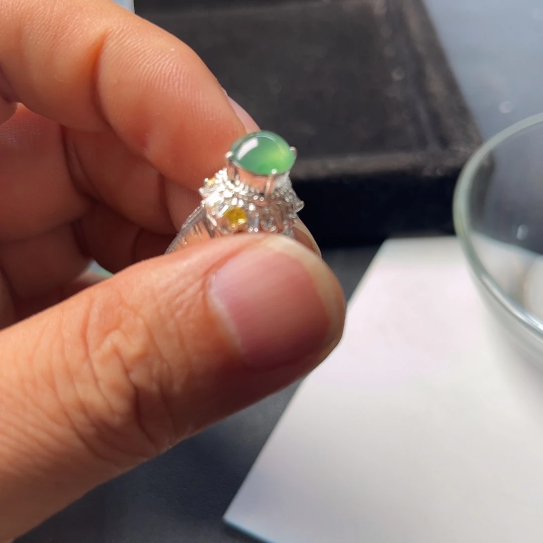 定制翡翠未镶嵌翡翠蛋面精抛光
