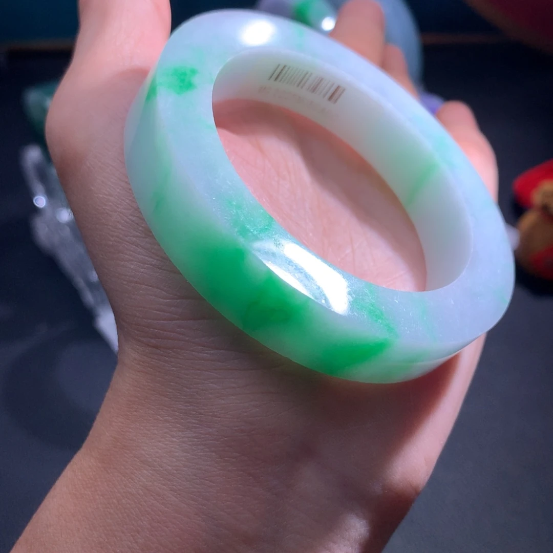未镶嵌翡翠手镯定制翡翠