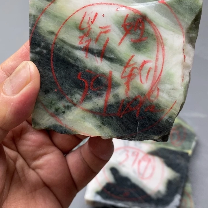 独山玉未镶嵌手镯崭**我手镯定制