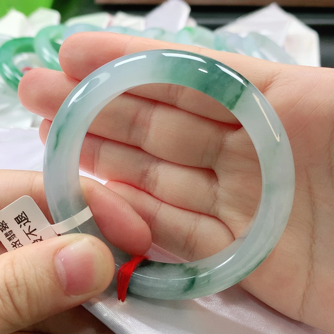 翡翠未镶嵌手镯缅甸天然翡翠手镯