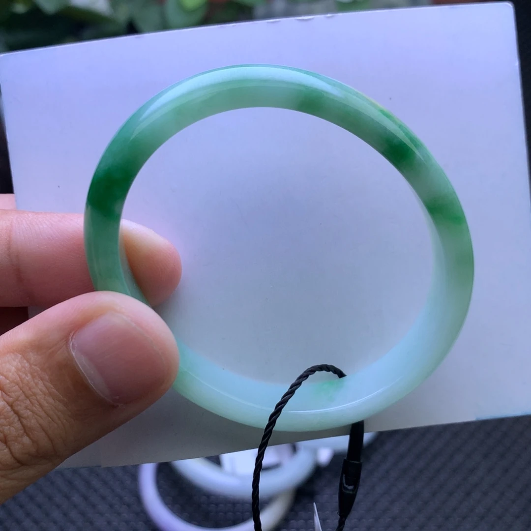 未镶嵌手镯（贵妃镯）翡翠成品
