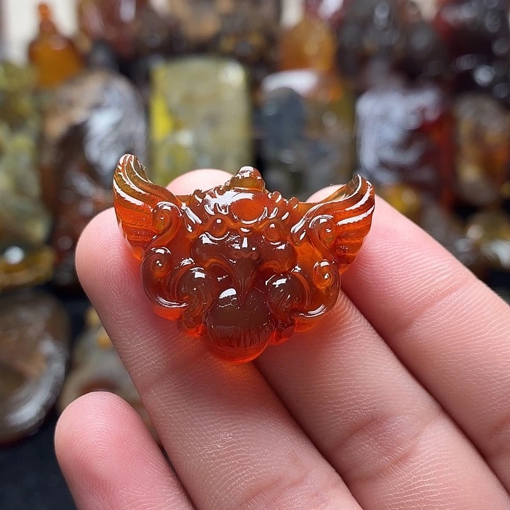 琥珀未镶嵌颈饰32