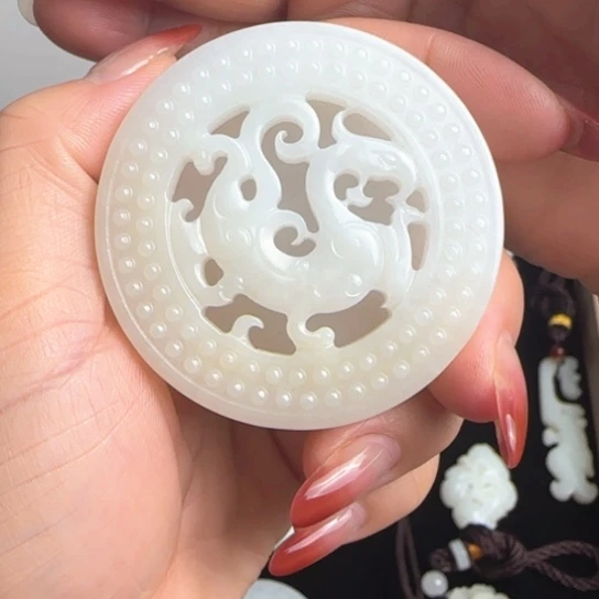 和田玉（糖玉）未镶嵌颈饰