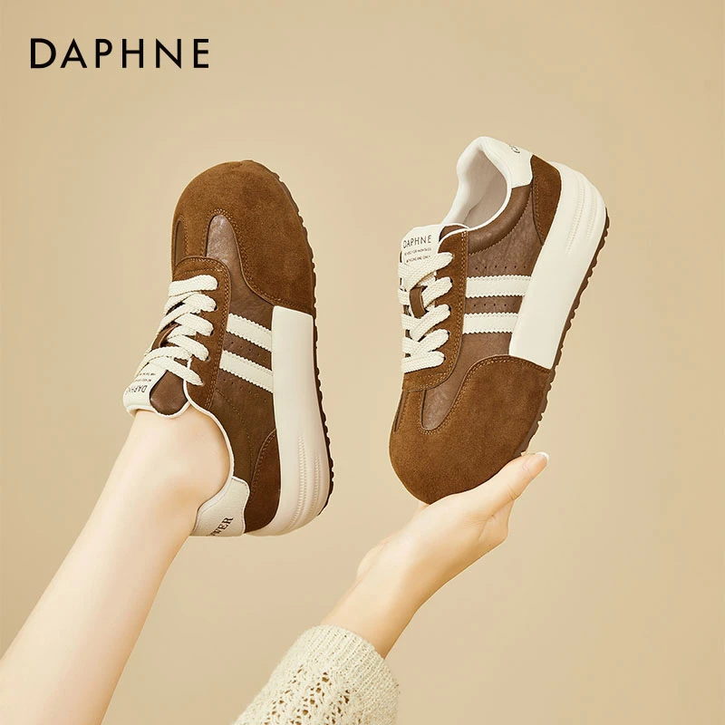 Daphne/达芙妮复古厚底德训鞋女百搭增高休闲运动鞋户外轻便板鞋