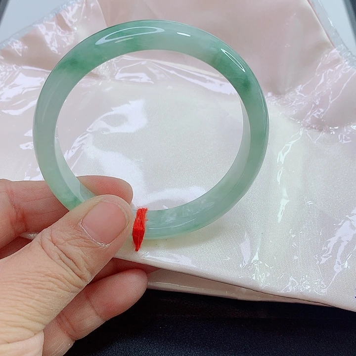 未镶嵌手镯翡翠手镯