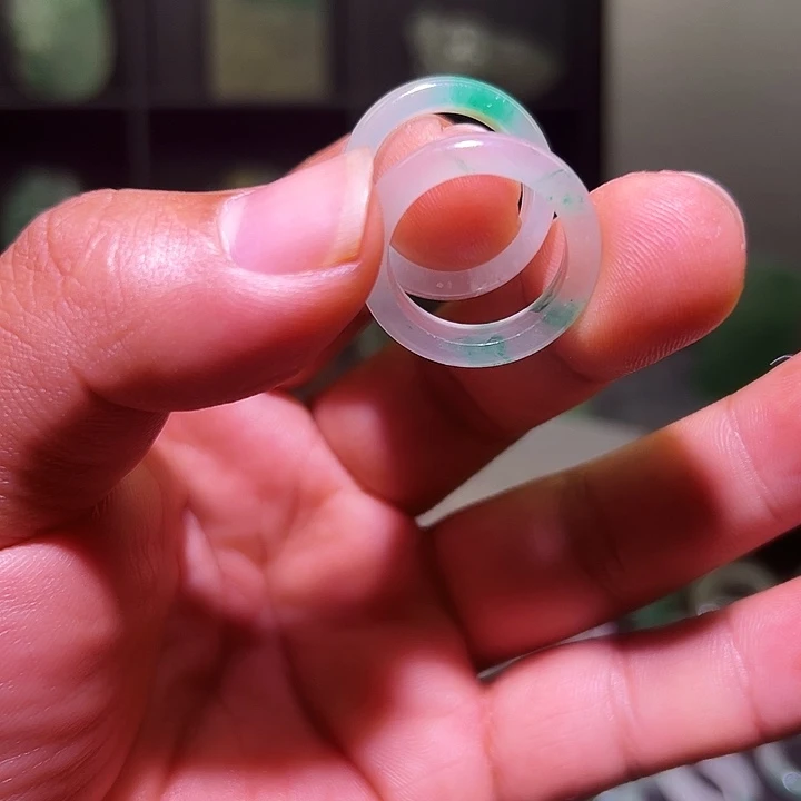 石英质玉（非洲翠）未镶嵌戒圈